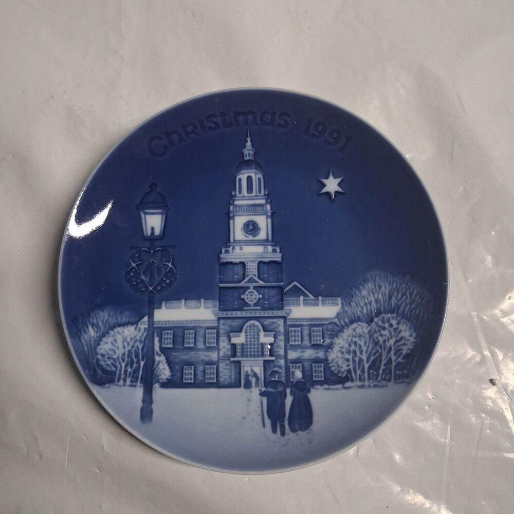 Bing & Grondahl Blue 1991 Christmas In America Plate
